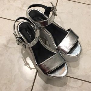 F21 platforms